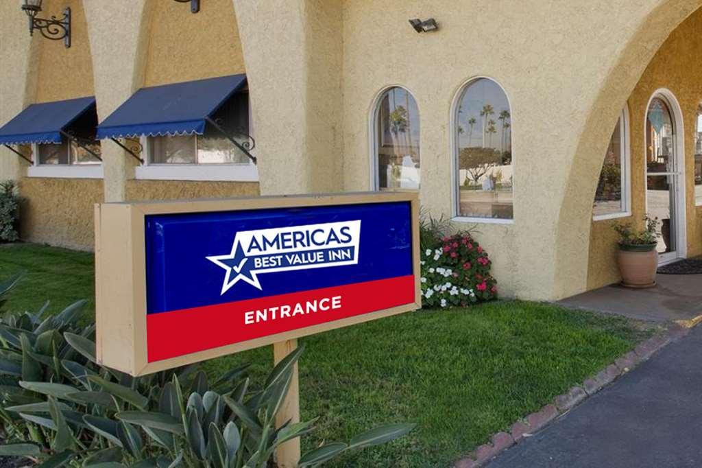 Americas Best Value Inn Stockbridge Kültér fotó