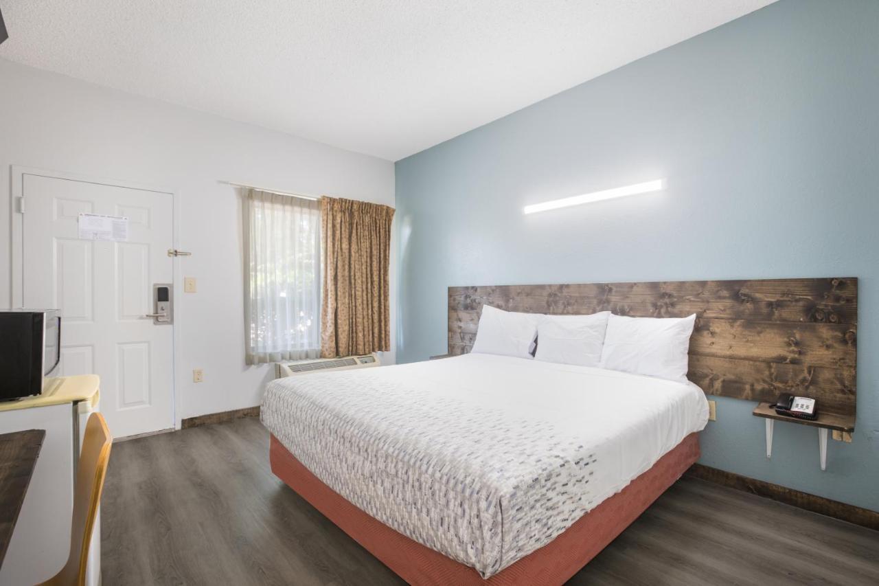 Americas Best Value Inn Stockbridge Szoba fotó