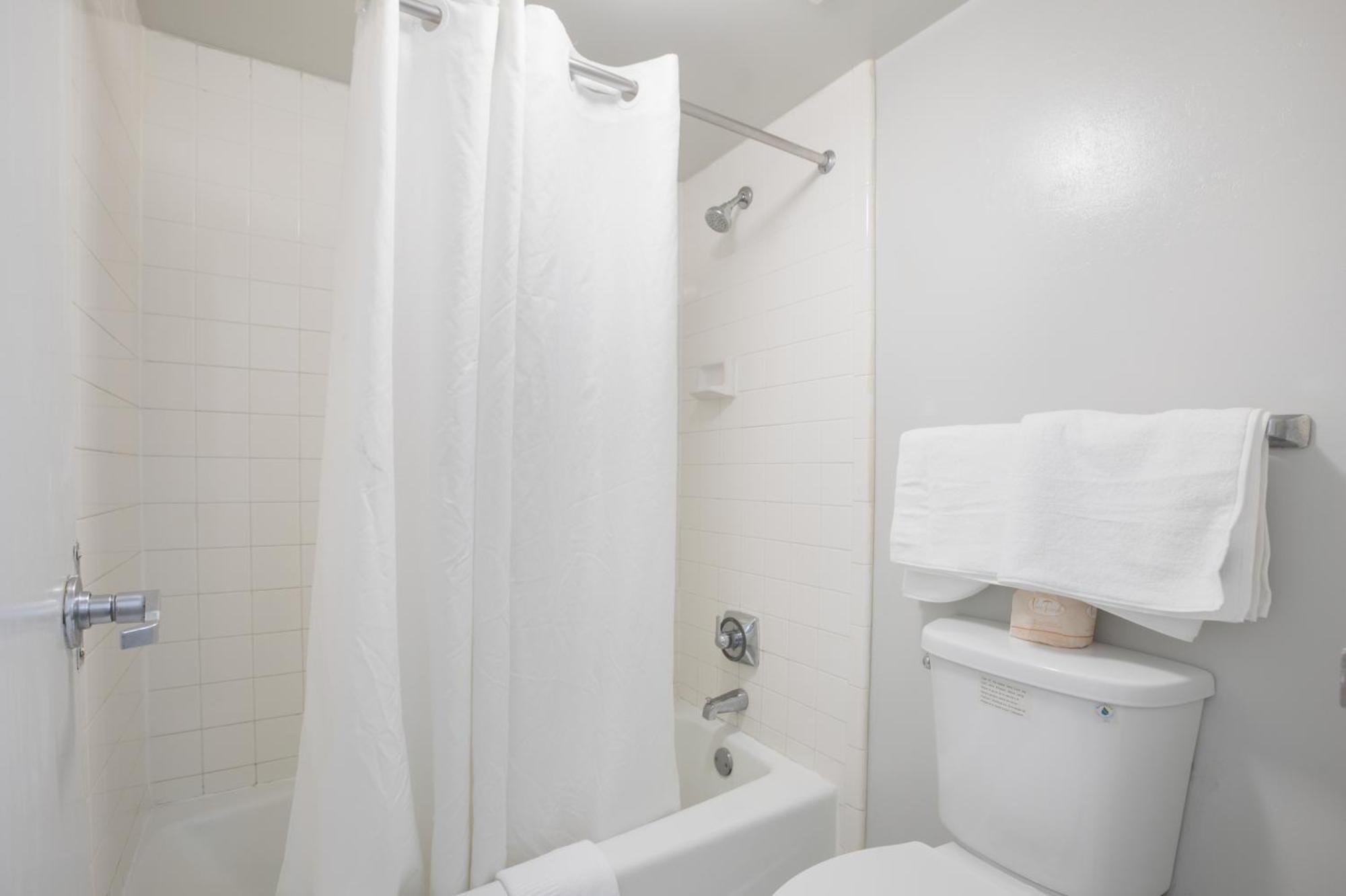 Americas Best Value Inn Stockbridge Szoba fotó