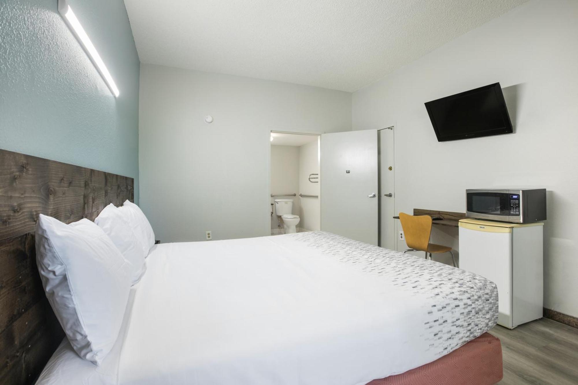 Americas Best Value Inn Stockbridge Szoba fotó