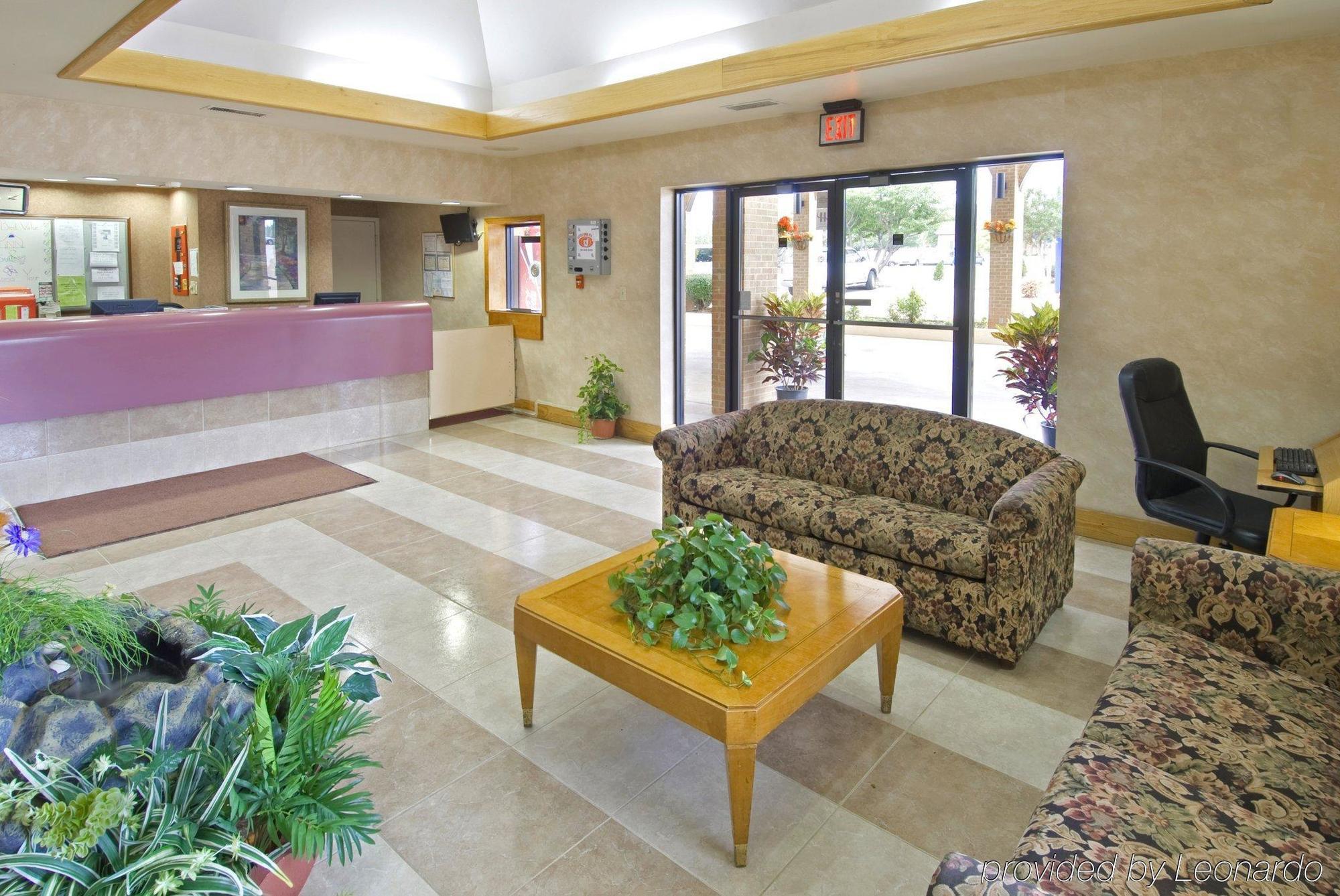 Americas Best Value Inn Stockbridge Beltér fotó